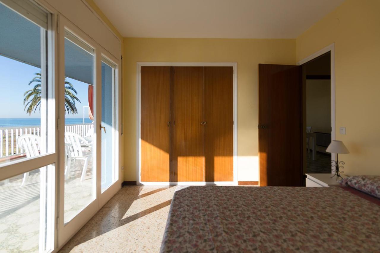 Apartamento En 1Era Linea Mar Con Terraza De 25M2 Кастельдефельс Экстерьер фото